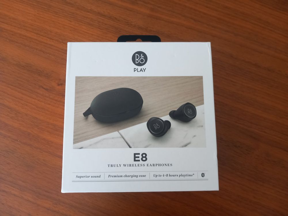 Like new - Bang & Olufsen E8 Wireless Headphones 1