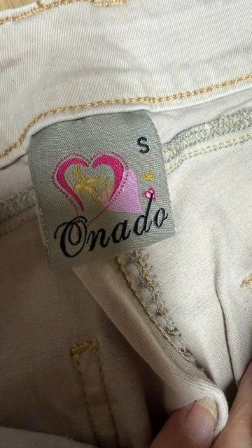 Jeans: Pantacourt Onado avec fleurs neuf – Nuovo (secondo la descrizione) da Crans VD venduto da vra_262m 2