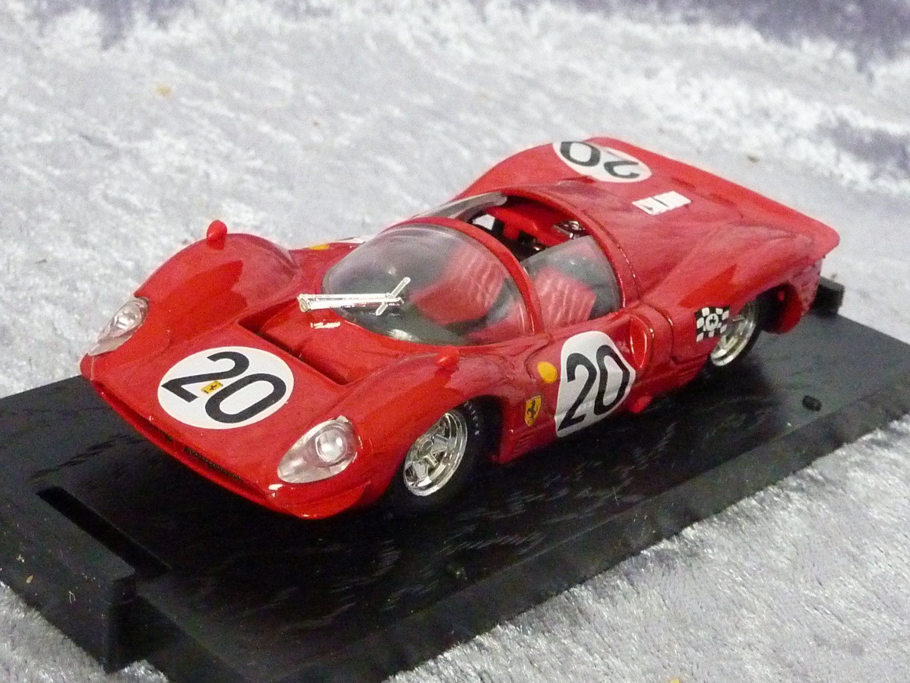 Ferrari Modellini d'auto: Ferrari 330 P4 1967  1:43 – Nuovo e nell'imballaggio originale da Dürrenäsch venduto da modellautos4you 1