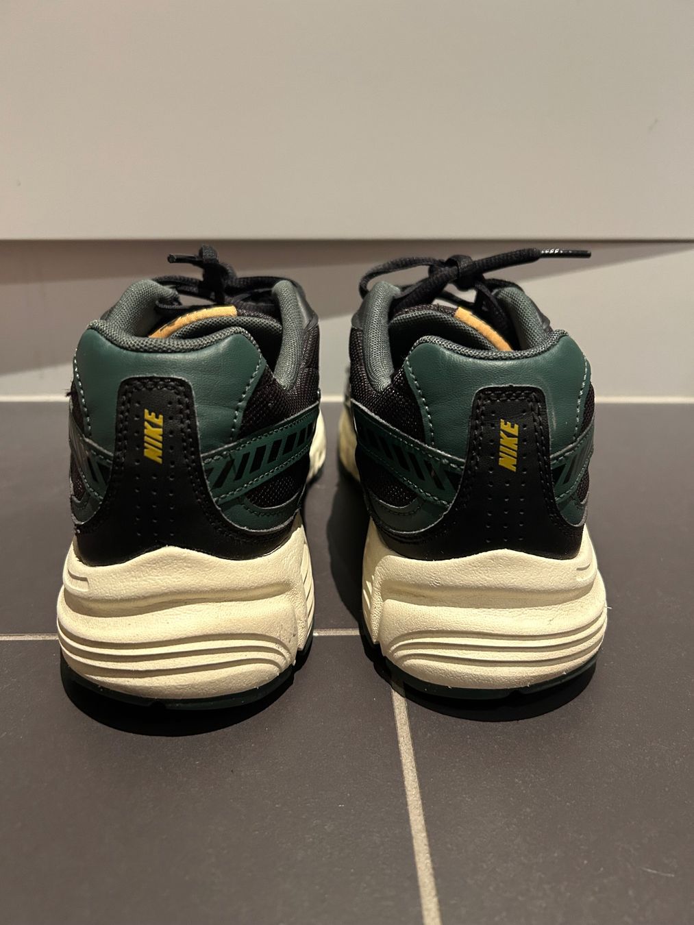 Nike Scarpe da uomo: Nike Sneaker – Nuovo (secondo la descrizione) da Schlieren venduto da Leavio 1