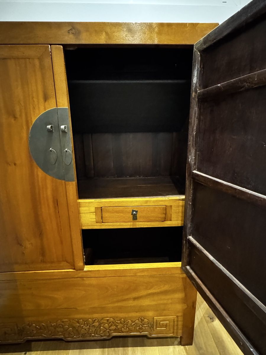 Armoires: Antiker Holzschrank – D'occasion à Ebmatingen par ris_d7mg 3