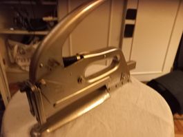 Profi Teppich Tacker Bostich