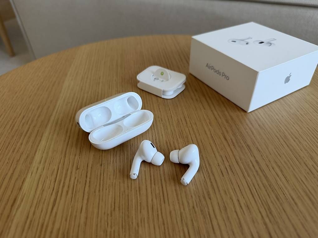 Cuffie: Apple AirPods Pro (2. Generation) USB-C – Usato da Basel venduto da Ohschaumal 2