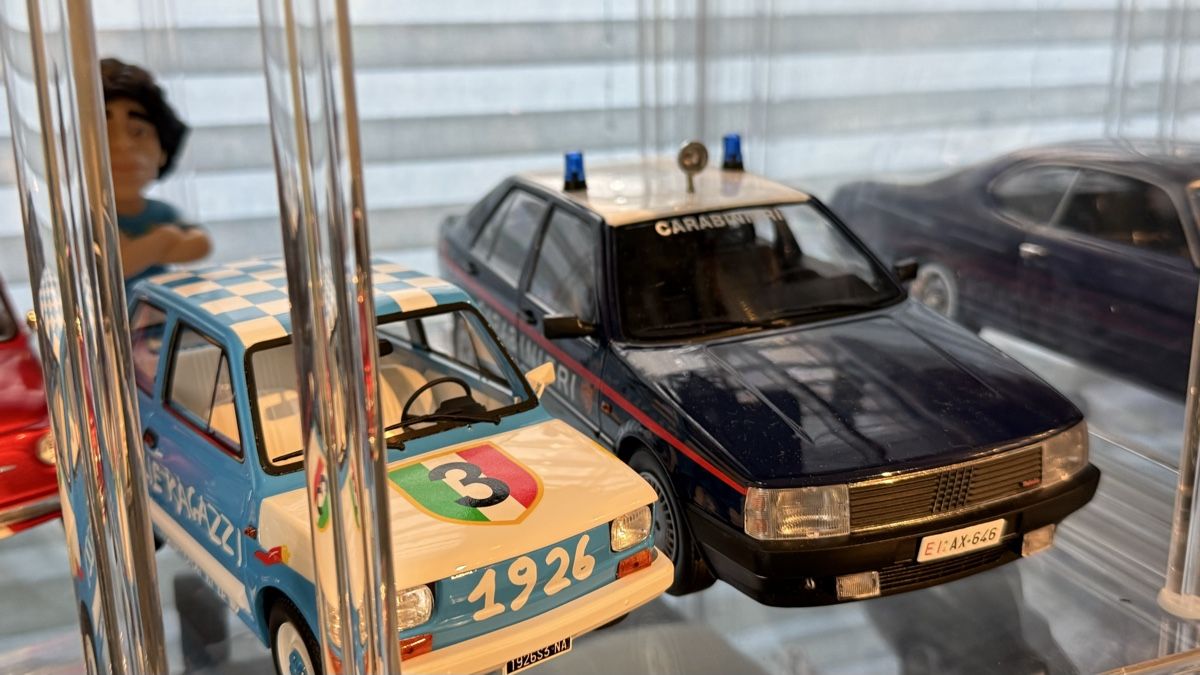 Fiat Modellini d'auto: Carabinieri Fiat Croma 1:18 – Nuovo (secondo la descrizione) da Basel venduto da Zomeg 9