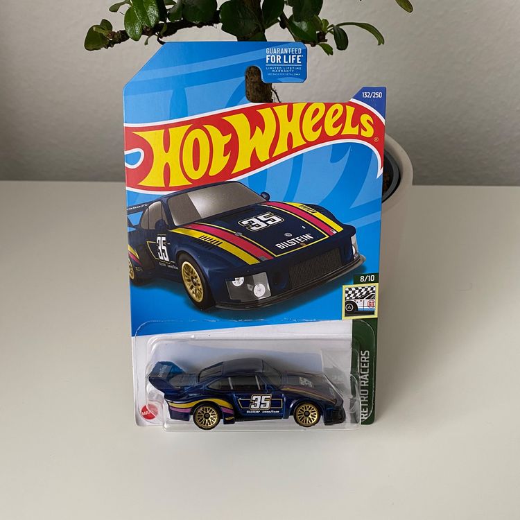 Hot Wheels Porsche 935 1:64 – Modellino Auto In Metallo Con Funzione Pull-Back, Collezionabile, Per Bambini 3+ Anni