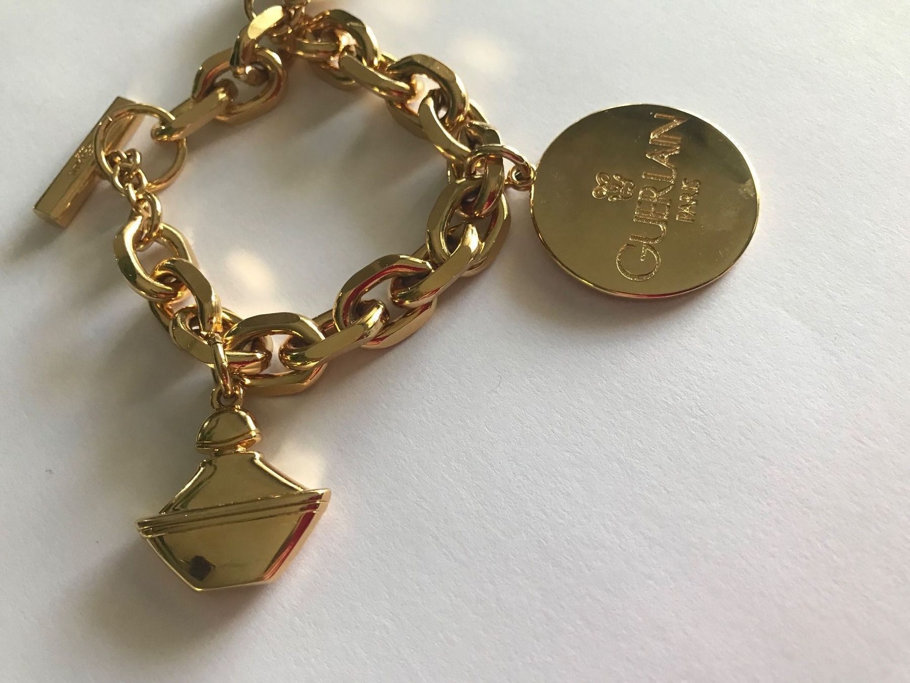 Armbänder & -reifen: Bracelet Guerlain Samsara plaqué or – Gebraucht aus Grimisuat von eliseba88