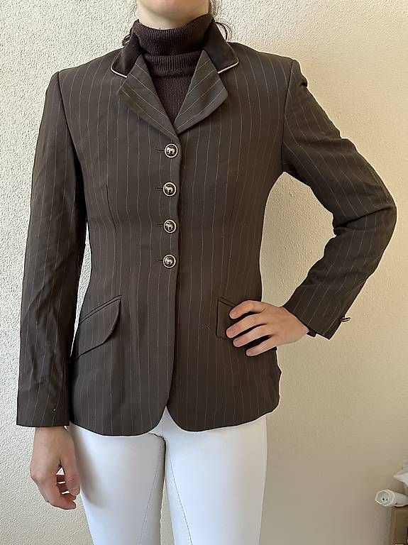 Giacche: Elegantes braunes Turnier Jacket – Usato da Muttenz venduto da Sonfekul