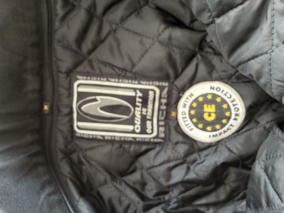 Pantaloni: Schwarze Herren Motorradhose Grösse M – Usato da Luzern venduto da niccho 5