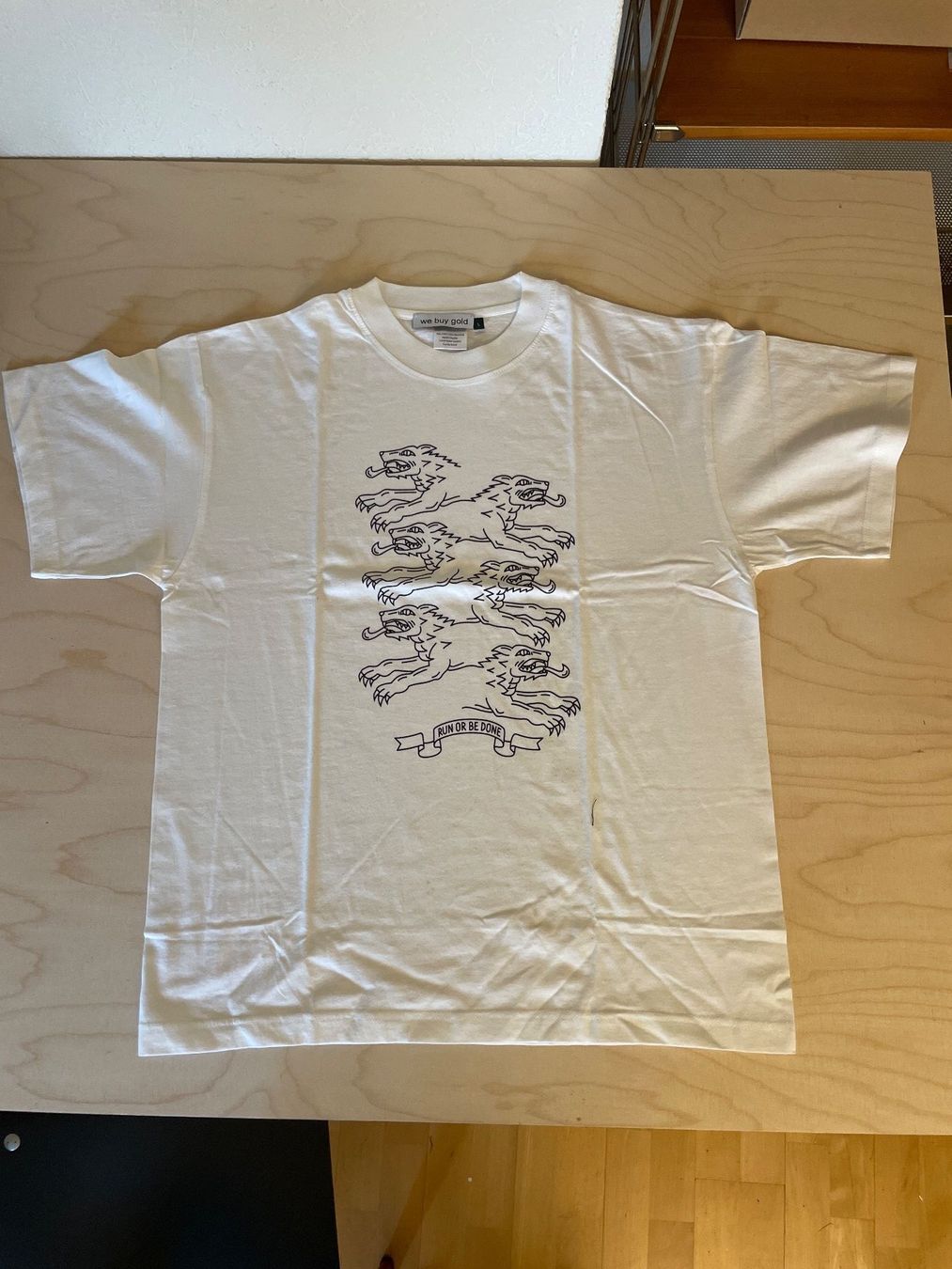 T-Shirts: T-Shirt L - RUN OR BE DONE – Neu (gemäss Beschreibung) aus Zürich von maroccm