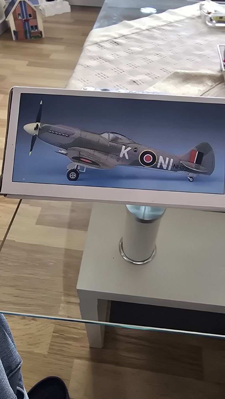 Academy Modellbausätze & Standmodelle: Modellbausatz Spitfire FR.Mk.IXE Academy 1/48 gebraucht – Neu und originalverpackt aus Balsthal von cri_8tqn 8