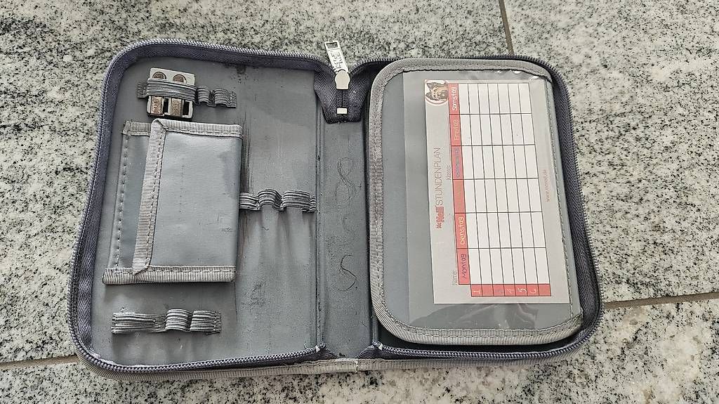 Borse & Zaini: Schultheke mit Turnsack und Etui's – Usato da Oberkirch LU venduto da chroeschi79 4