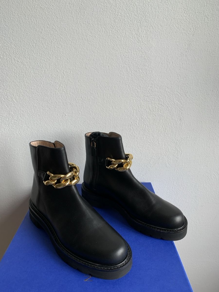 Stuart Weitzman Scarpe da donna: Stuart Weitzman: Schwarze Stiefeletten mit dicker Goldkette – Nuovo (secondo la descrizione) da Luzern venduto da designluzern 4