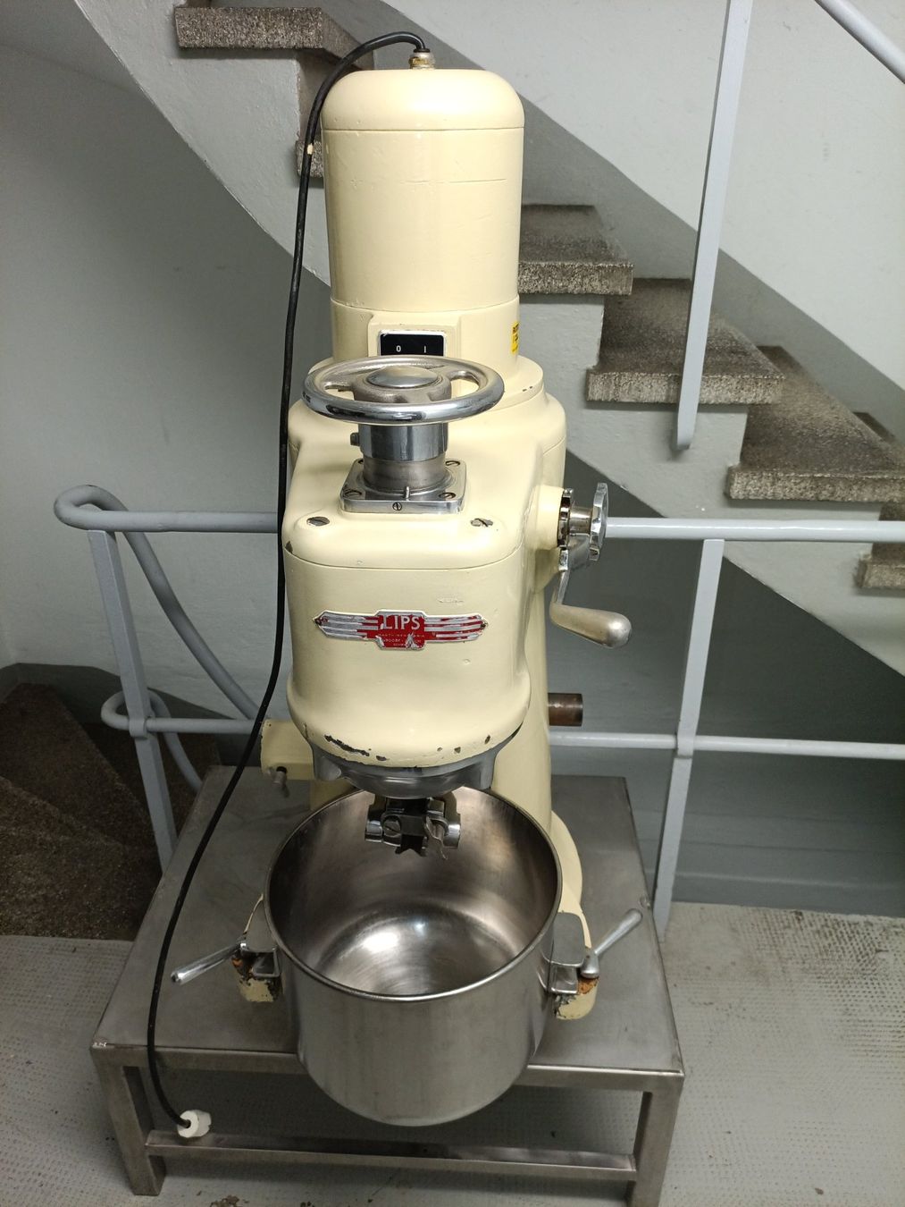 Lips Elettrodomestici da cucina: Lips Küchenmaschine mit Unterbau – Usato da Fehren venduto da nik_j66k 1