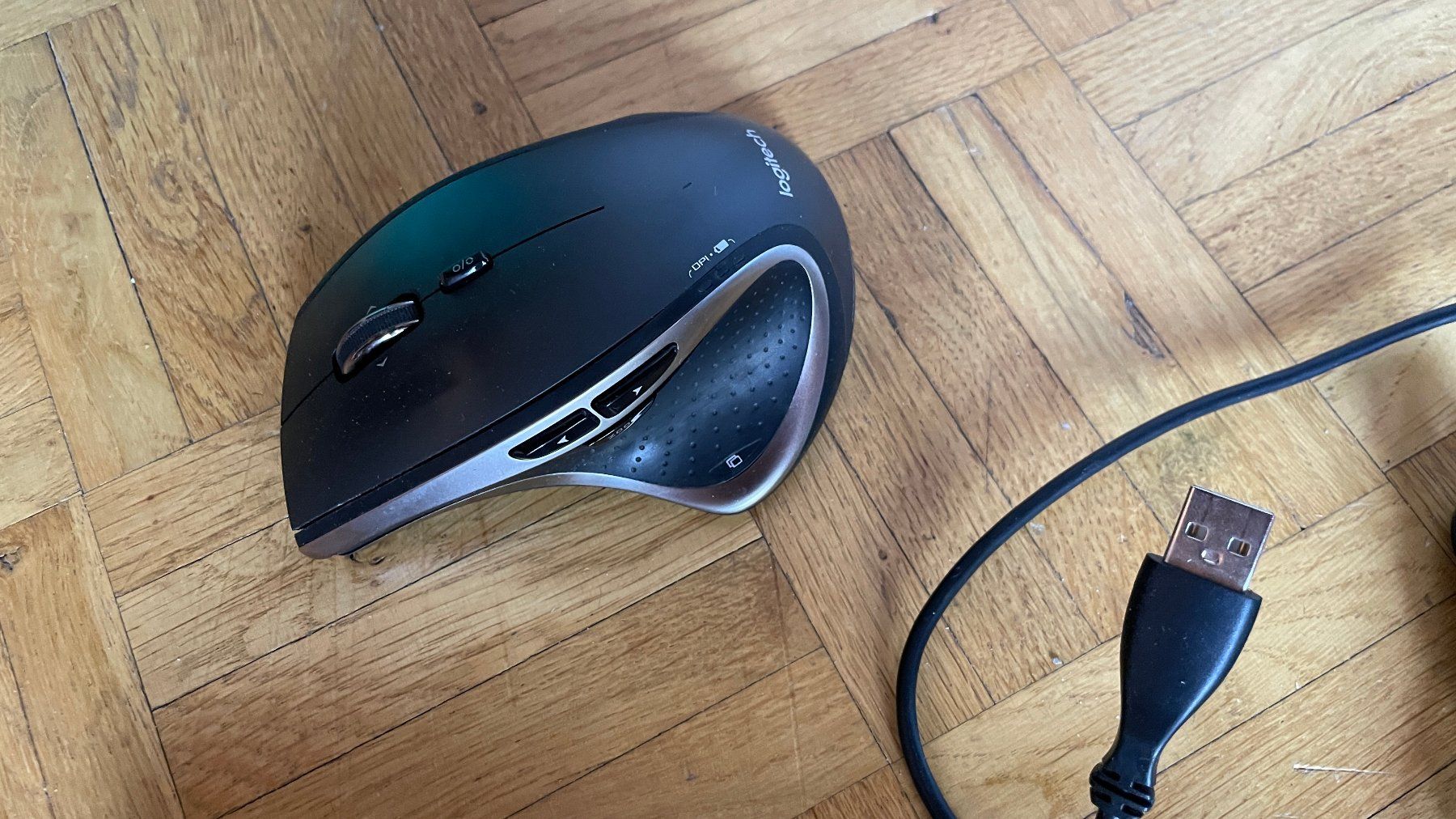 Tastiere: Logitech Keyboard K800 & Maus Performance MX Set – Usato da Glattfelden venduto da cybermaxx 4