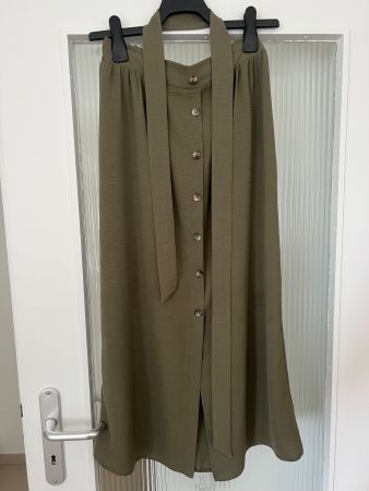 Damen Rock Midi olivgrün mit Knopfleiste guter Zustand