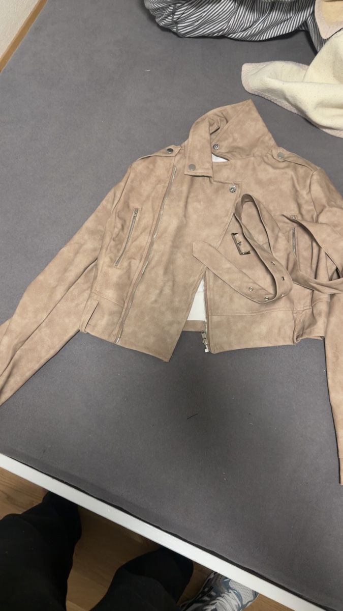 Vestes: Lederjacke damen – Neuf (Voir description) à Pieterlen par sam_58jm 1