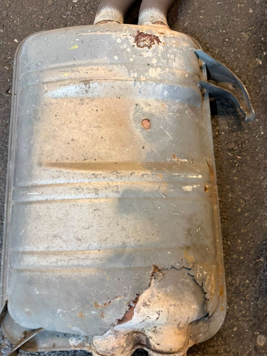 Audi Sistemi di scarico: Original Auspuff Quattro S6 Plus ab 1.- – Usato da Altendorf venduto da Faessler04 2