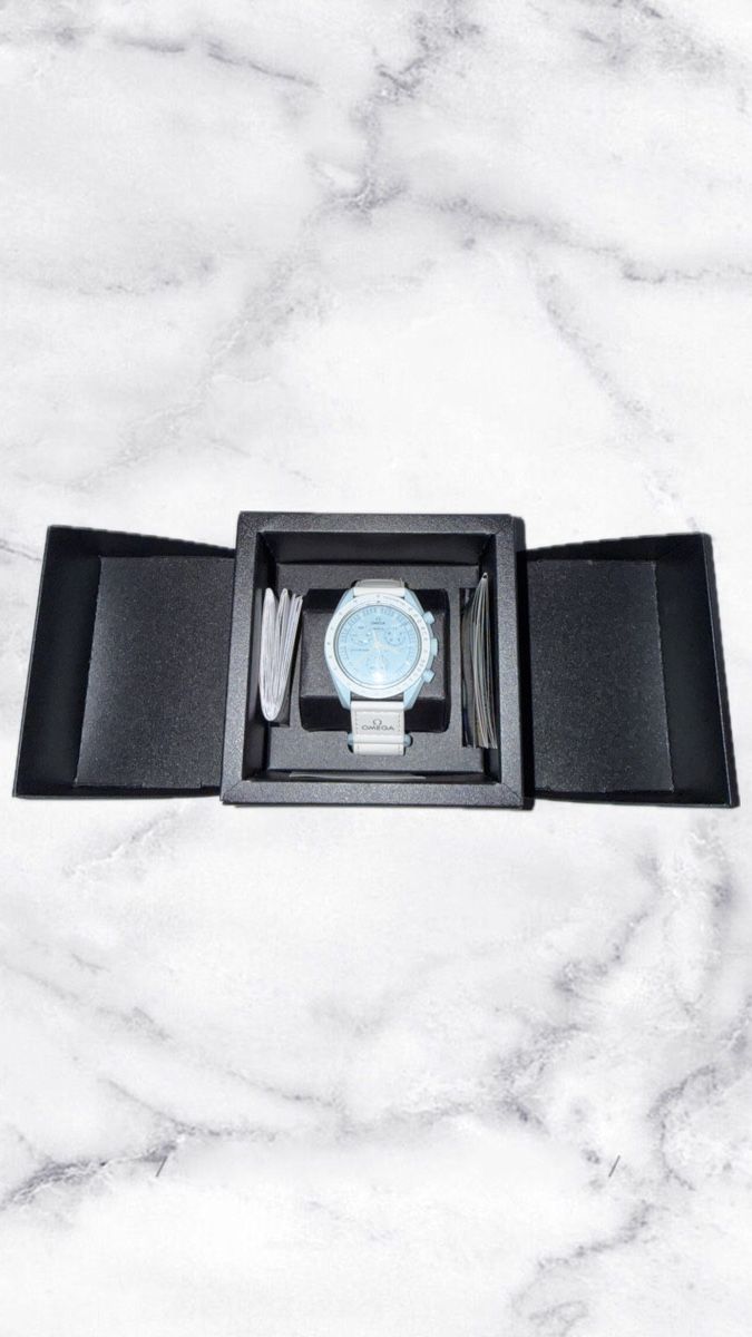 Swatch Montres: Swatch Omega Moonswatch "Mission to Uranus" – D'occasion à Zürich par dav_9sk2