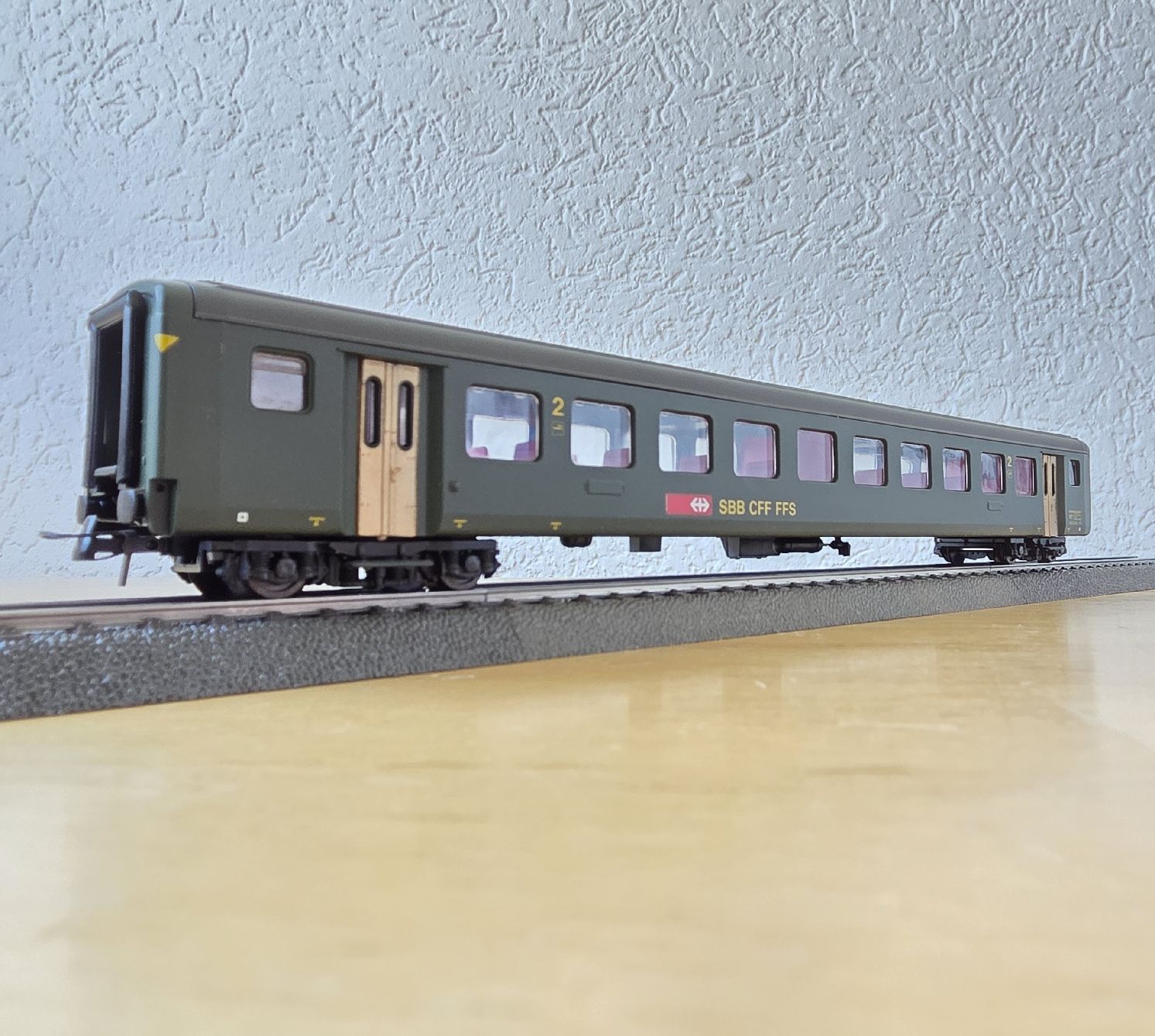 Roco Modellini di ferrovie: Roco H0 4239D SBB CFF FFS, 2. Klasse – Usato da Männedorf venduto da Modell-Spezialisten 2