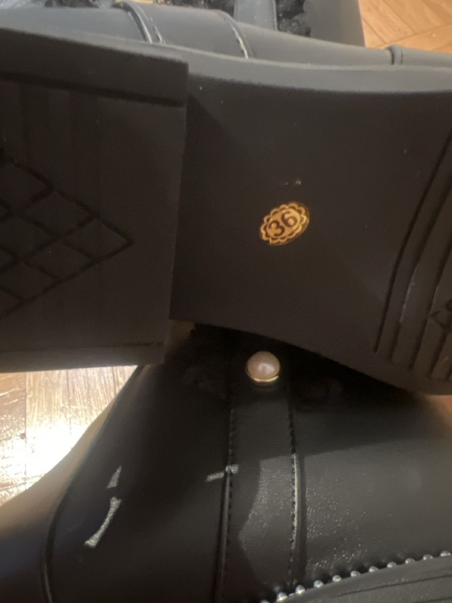 Scarpe da donna: Bottes Neuves Taille 36 – Nuovo (secondo la descrizione) da Gland venduto da ms_ 2