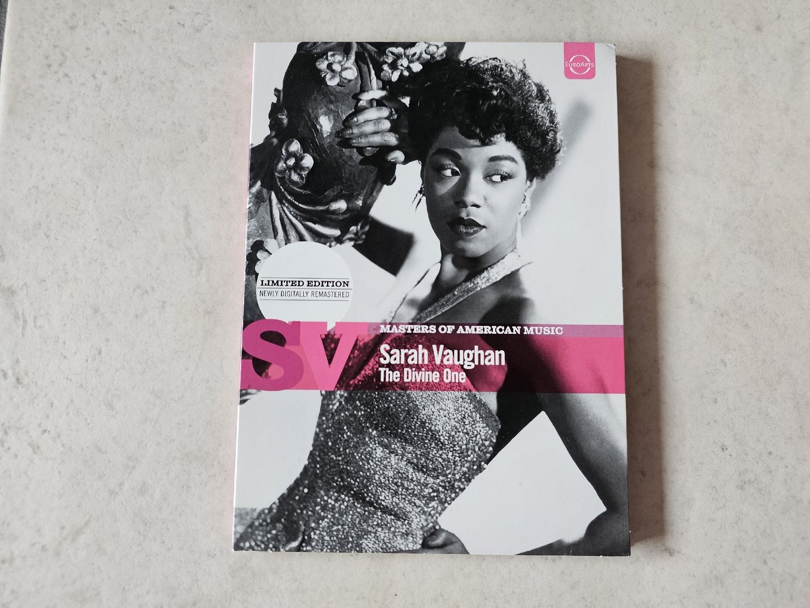 Alle DVDs: Sarah Vaughan  -  The Divine One – Gebraucht aus Schneisingen von backstore24