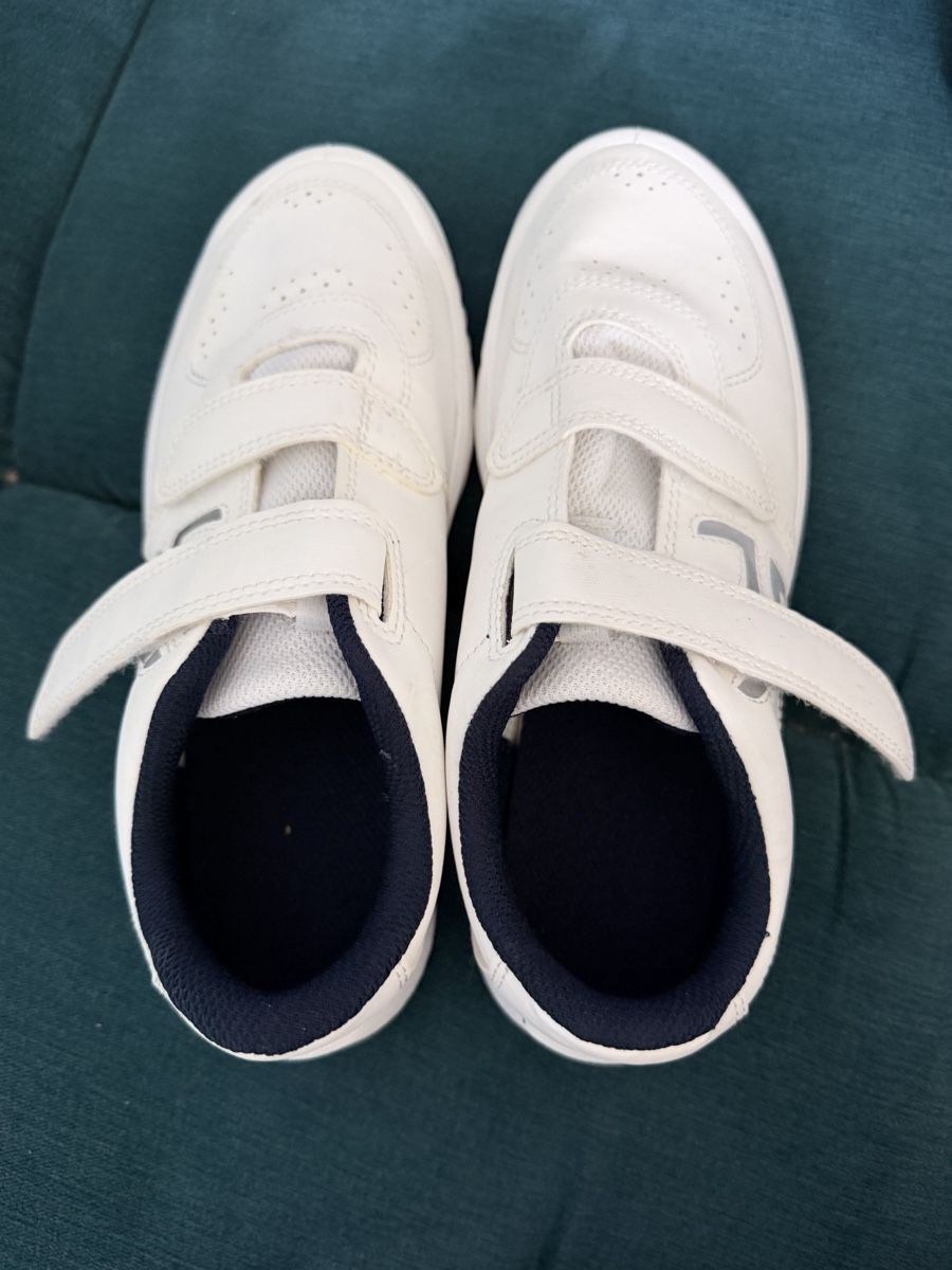 Decathlon Scarpe per ragazzi: Decathlon Kinder Turnschuhe Gr. EU35 – Nuovo (secondo la descrizione) da Nänikon venduto da sam_7nk7 2