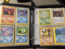 Verschiedene Vintage Pokemon Karten