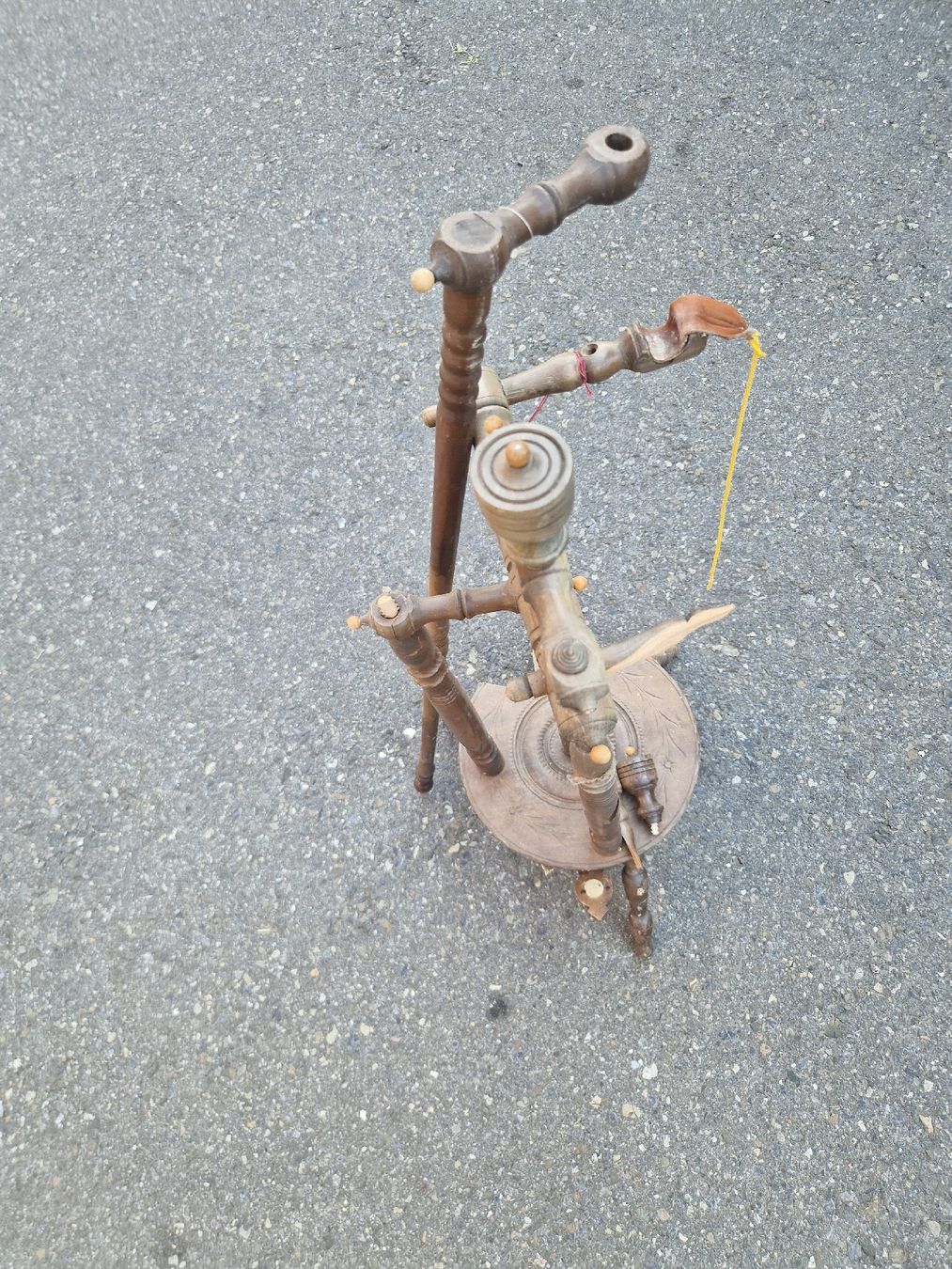 Ruote per filare: Antikes Spinnrad Holz mittlerer zustand – Difettoso da Knutwil venduto da mey_cm9n 2
