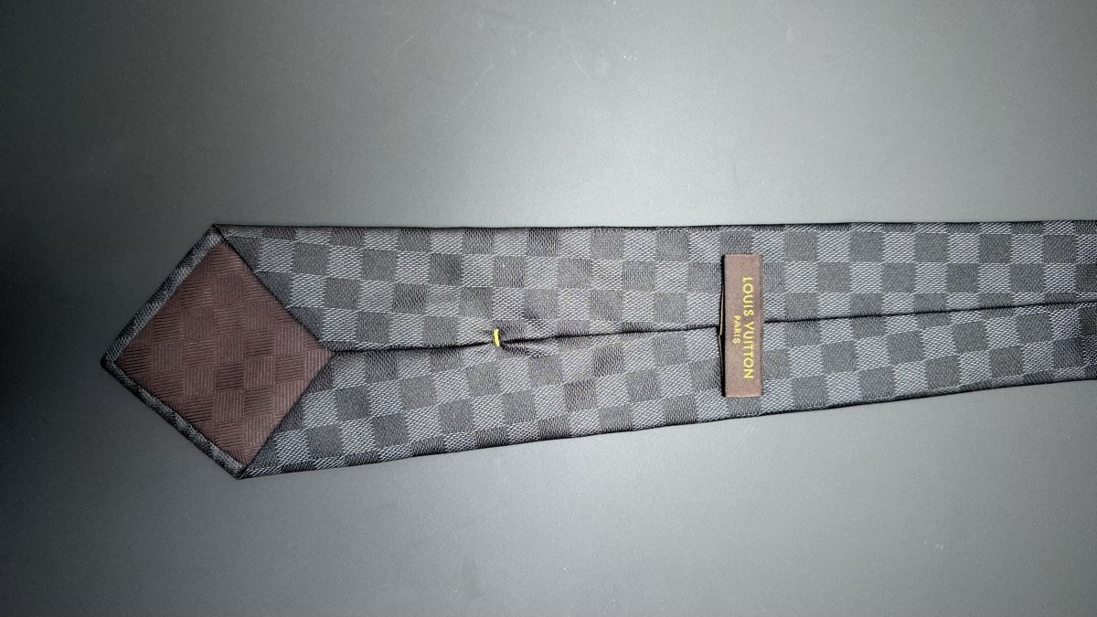 Louis Vuitton Cravatte: Cravate Louis Vuitton Originale, Damier Graphite – Usato da Courroux venduto da Frank789 1