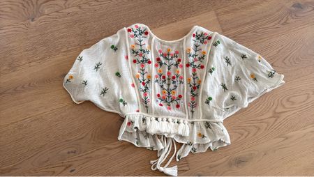 Sommerliche Tunika mit Blumenstickerei, Grösse XS