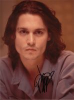 Original Autogramm von JOHNNY DEPP auf Großfoto