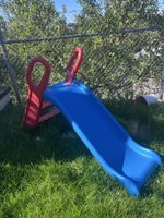 Kinderrutsche blau rot Kunststoff gebrauchter Zustand