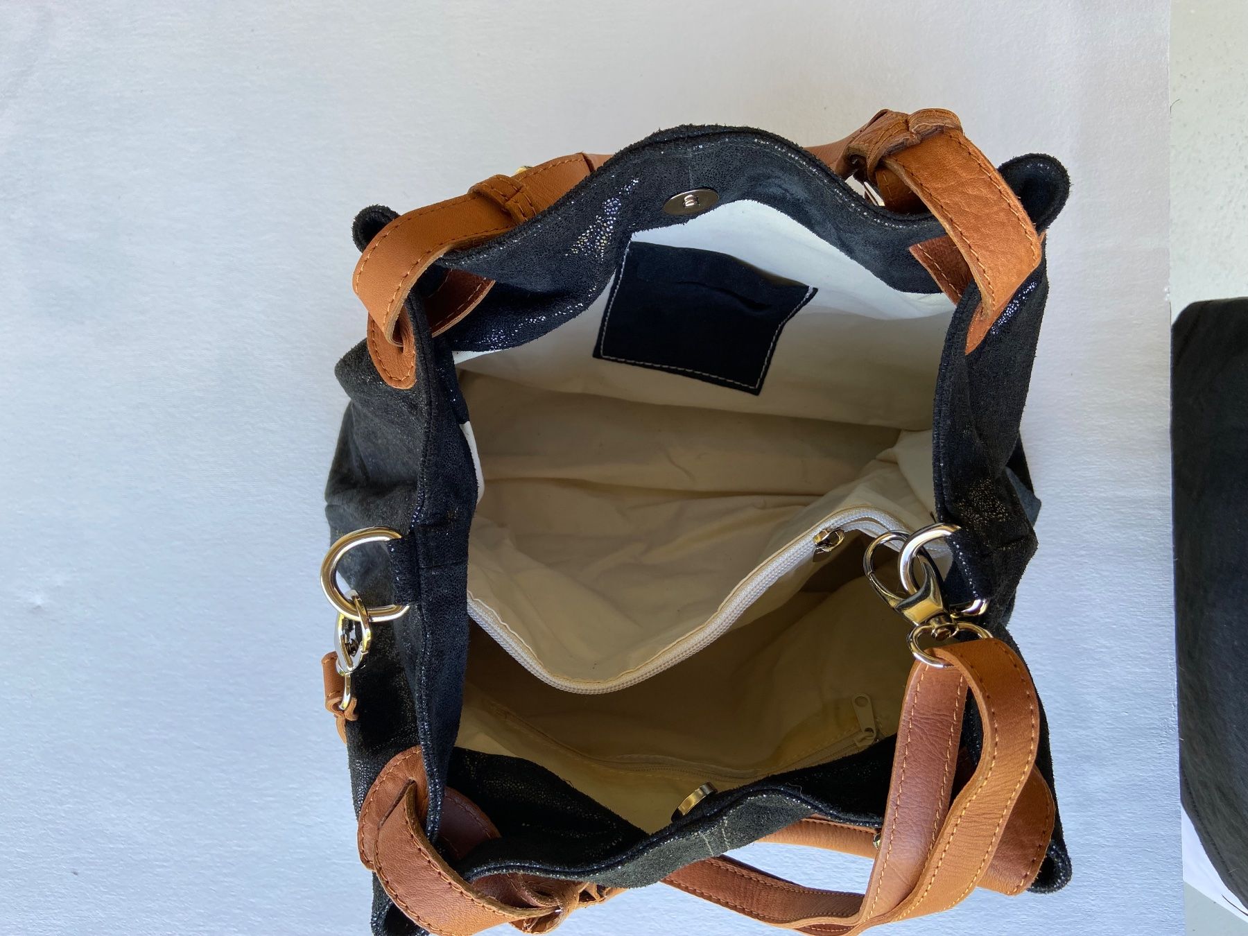 Borse da donna: Schwarze Handtasche, neuwertig! – Usato da Lenzburg venduto da han_bx8b 3