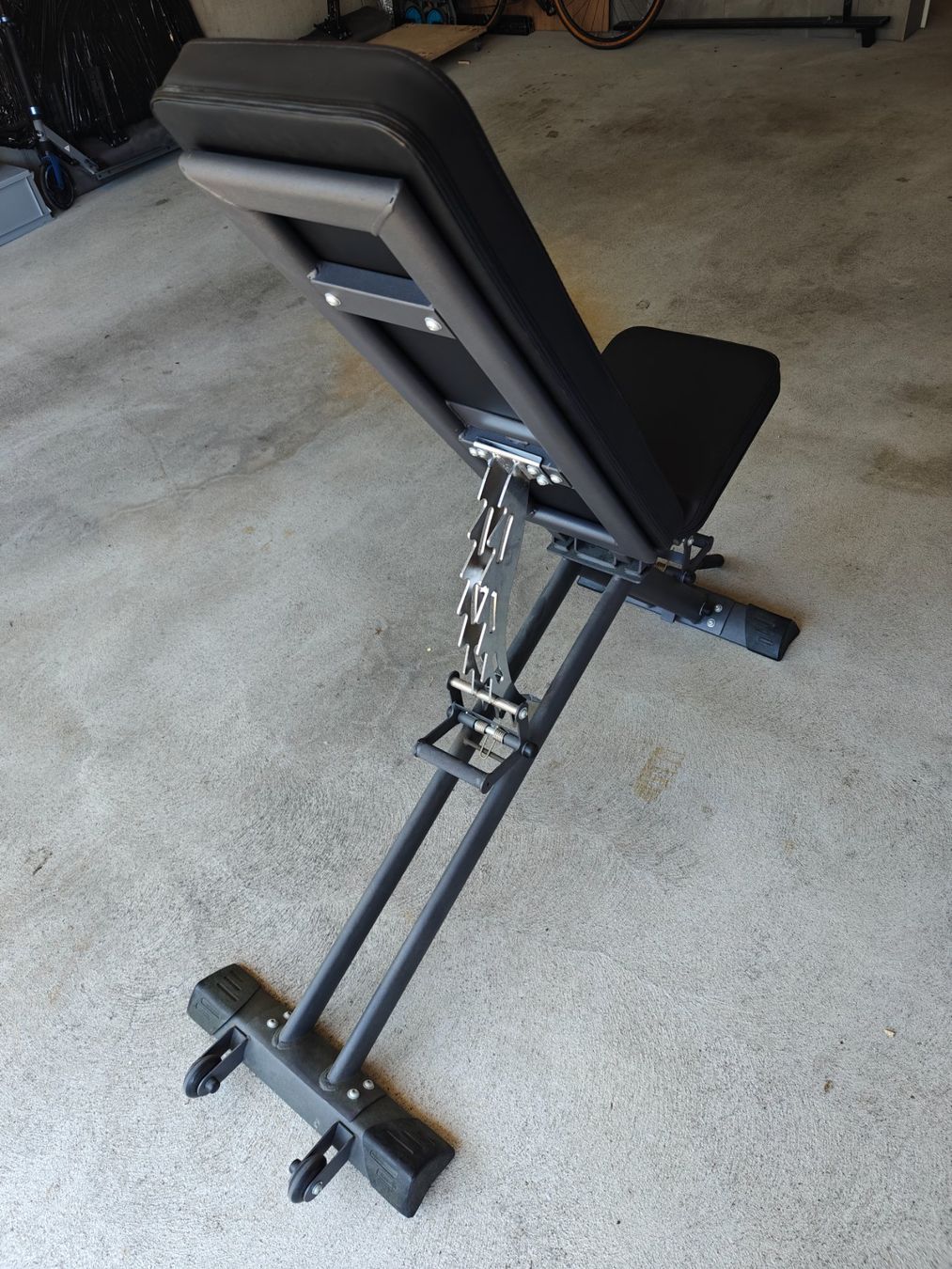 Hometrainer: Trainingsbank Stabil einstellbar Schrägbank – Usato da Ermatingen venduto da ans_m6lj 2