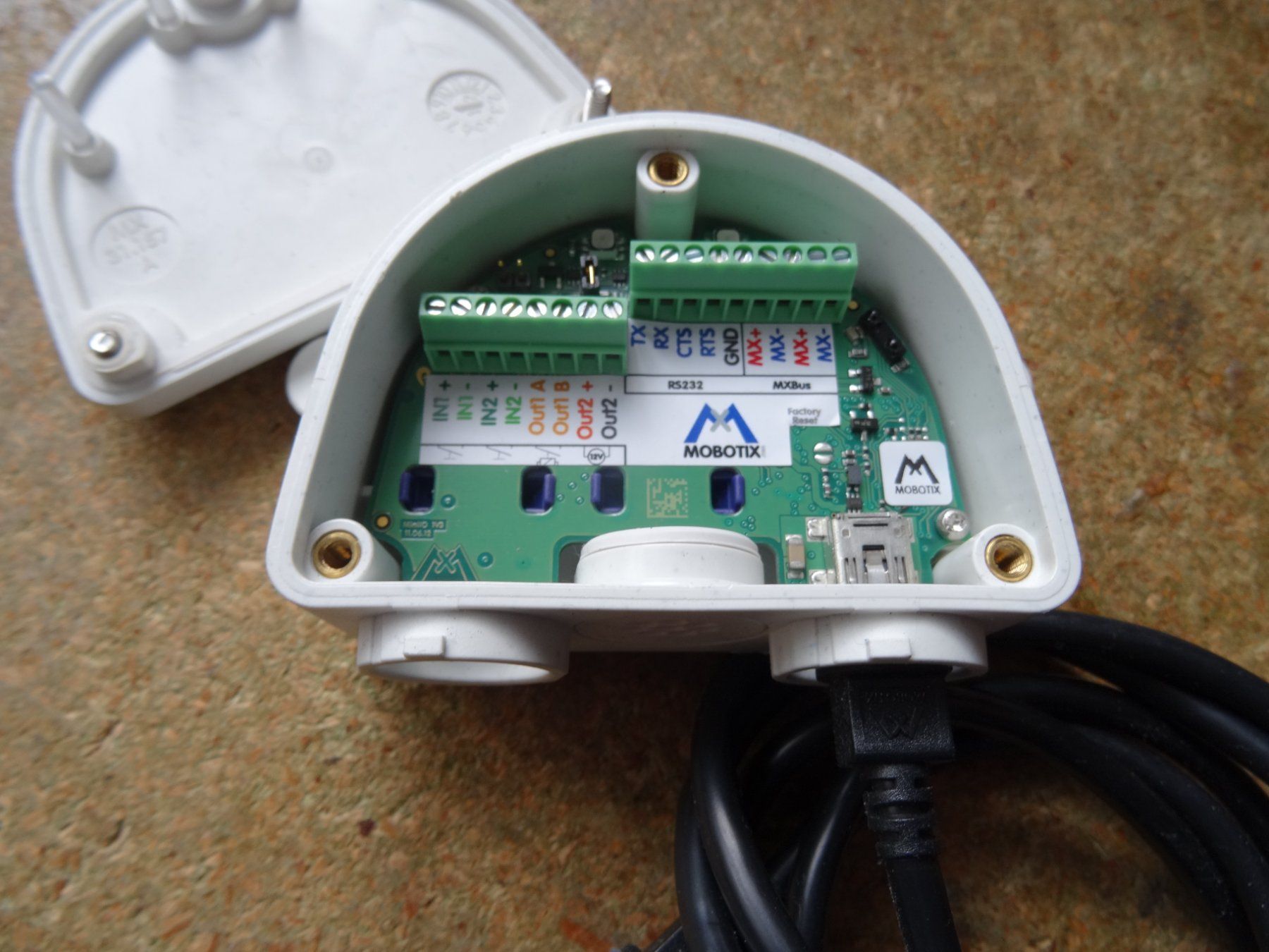 Componenti elettronici: MOBOTIX MX-OPT-RS1-EXT MX-232-IO-Box – Usato da Lupfig venduto da JUTA09 2