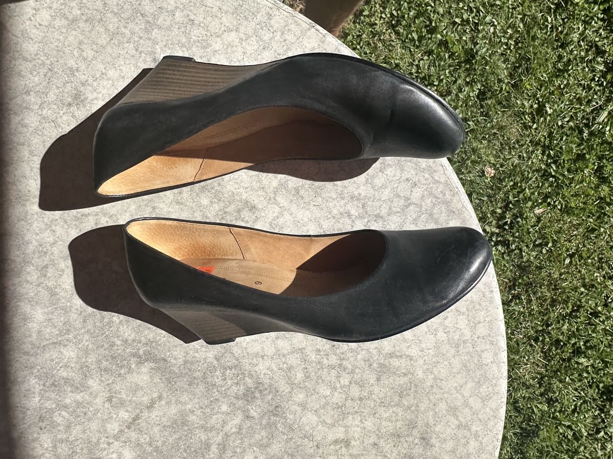 Gabor Scarpe da donna: Gabor Leder Pumps Gr.9 Schwarz, Keilabsatz  – Usato da Muenchenstein venduto da Holiduli 1