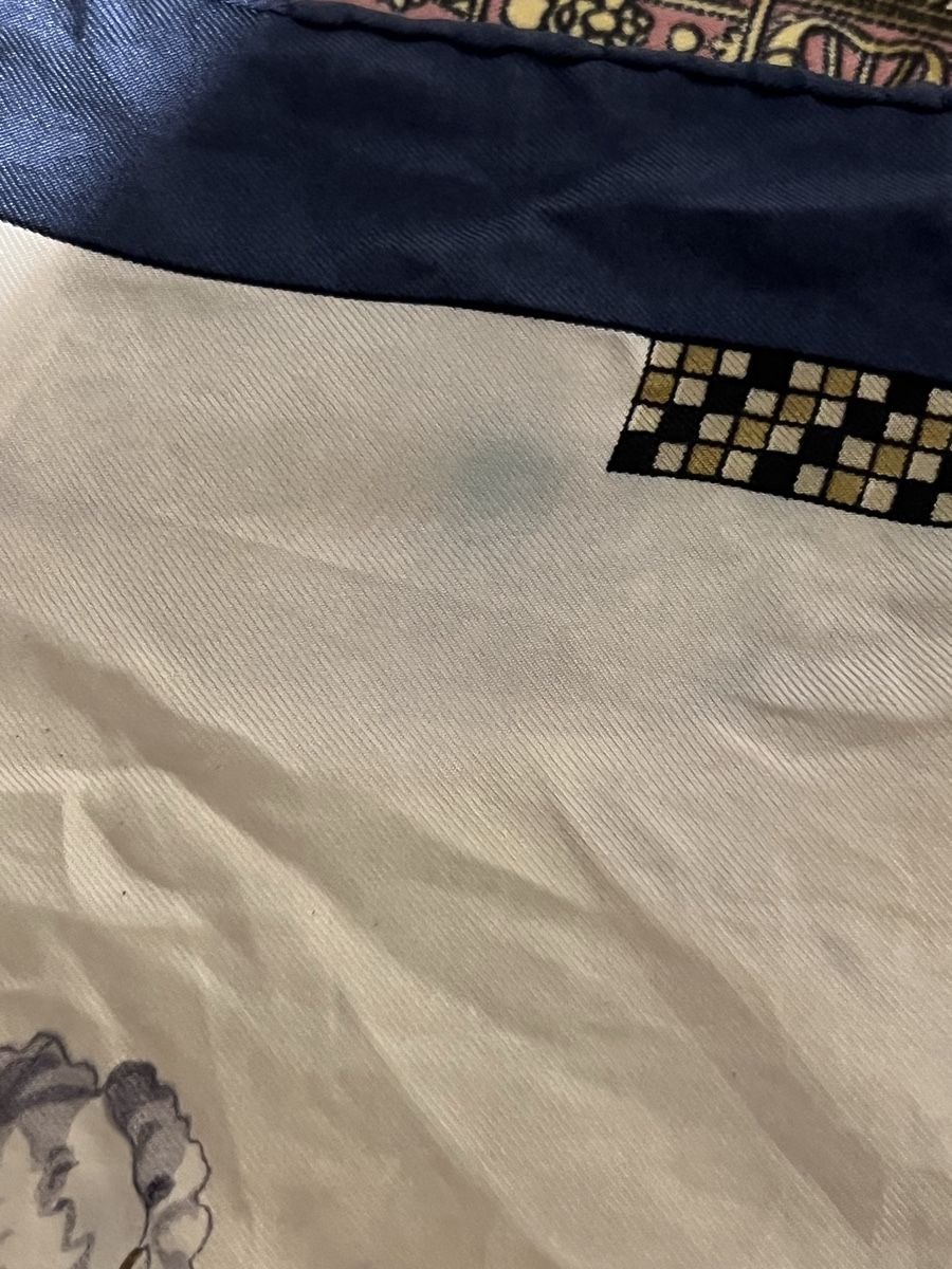 Hermès Foulards & écharpes: Carré Hermès vintage – D'occasion à St-Pierre-Clages par ste_xk6p 4