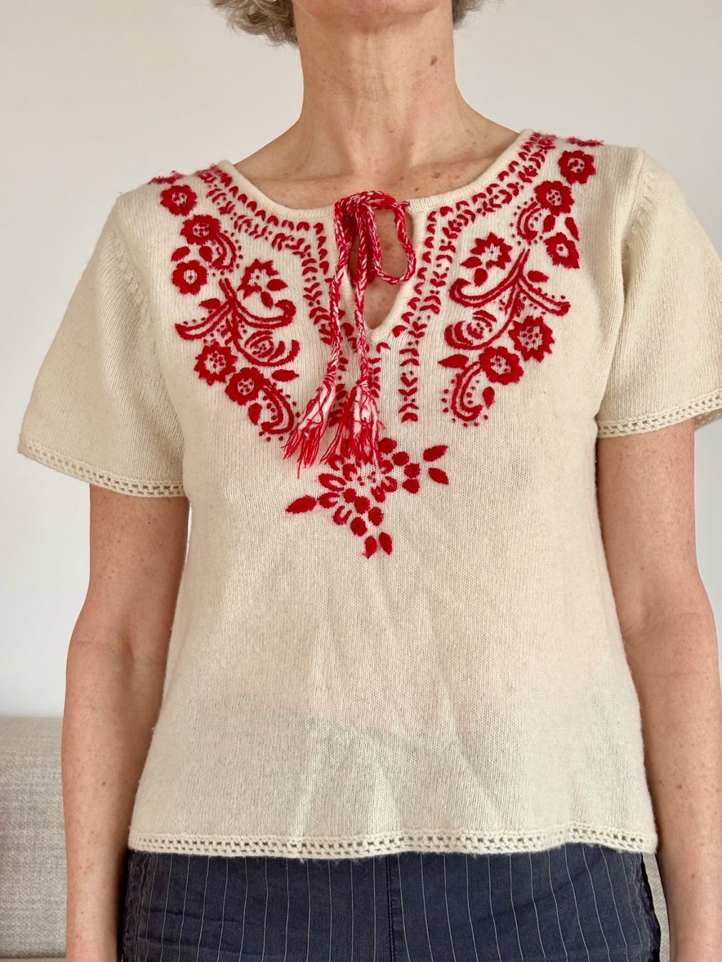 Maglioni & Felpe: Kurzarmpullover Wolle bestickt – Usato da Luzern venduto da Versuchende 5