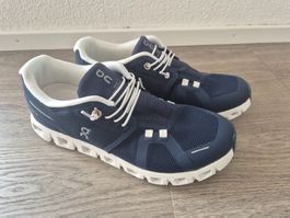 On Cloud 5 Laufschuhe Grösse 40 neu in navy blue