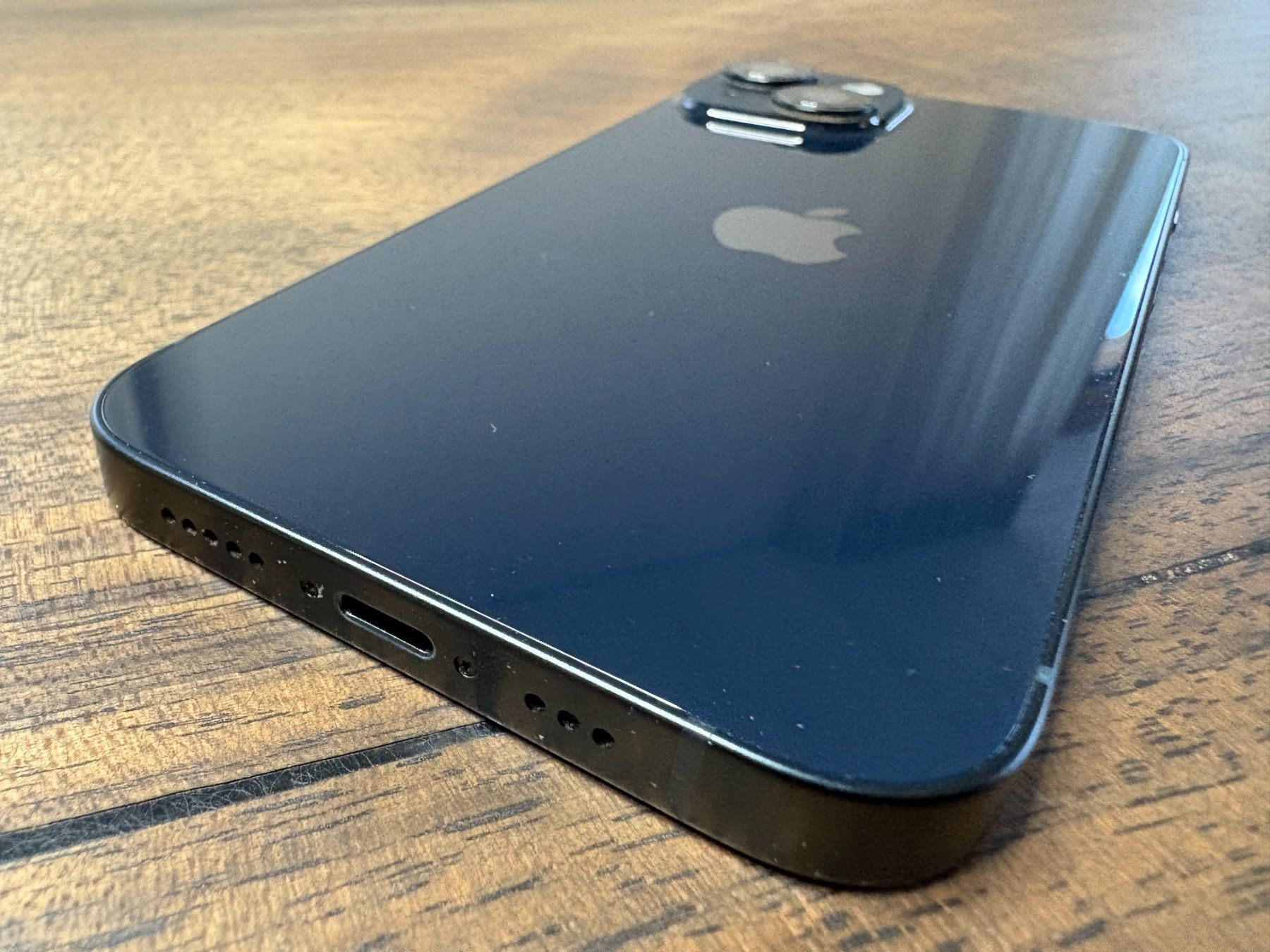 Apple Telefoni cellulari / Smartphones: iPhone 14, 256 GB in tiptop Zustand – Usato da Tuggen venduto da Loeti 2
