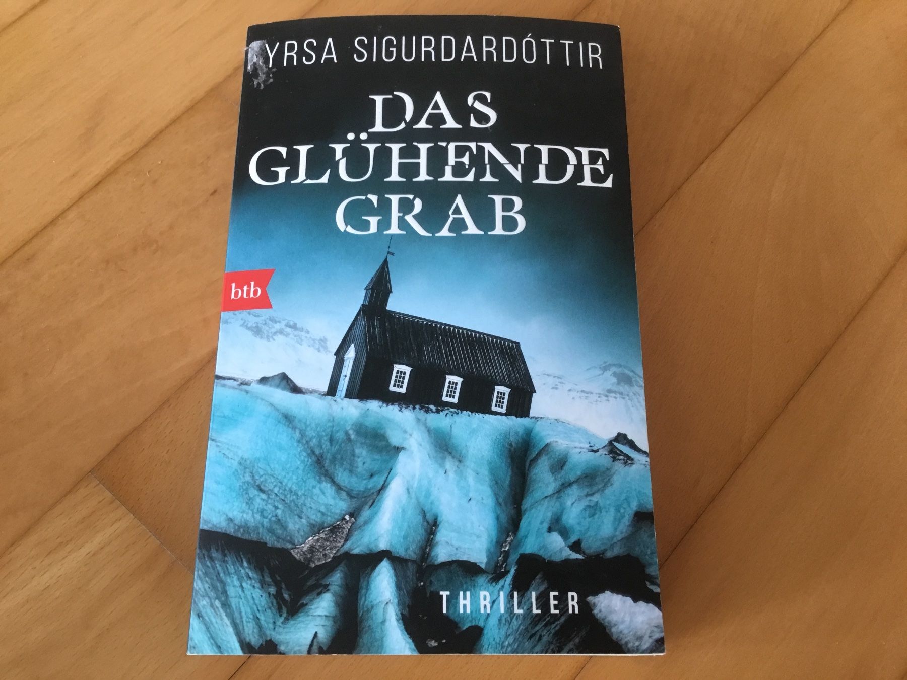 Libri: Yrsa Sigurdardóttir: Das glühende Grab – Usato da Kerzers venduto da Georges3210