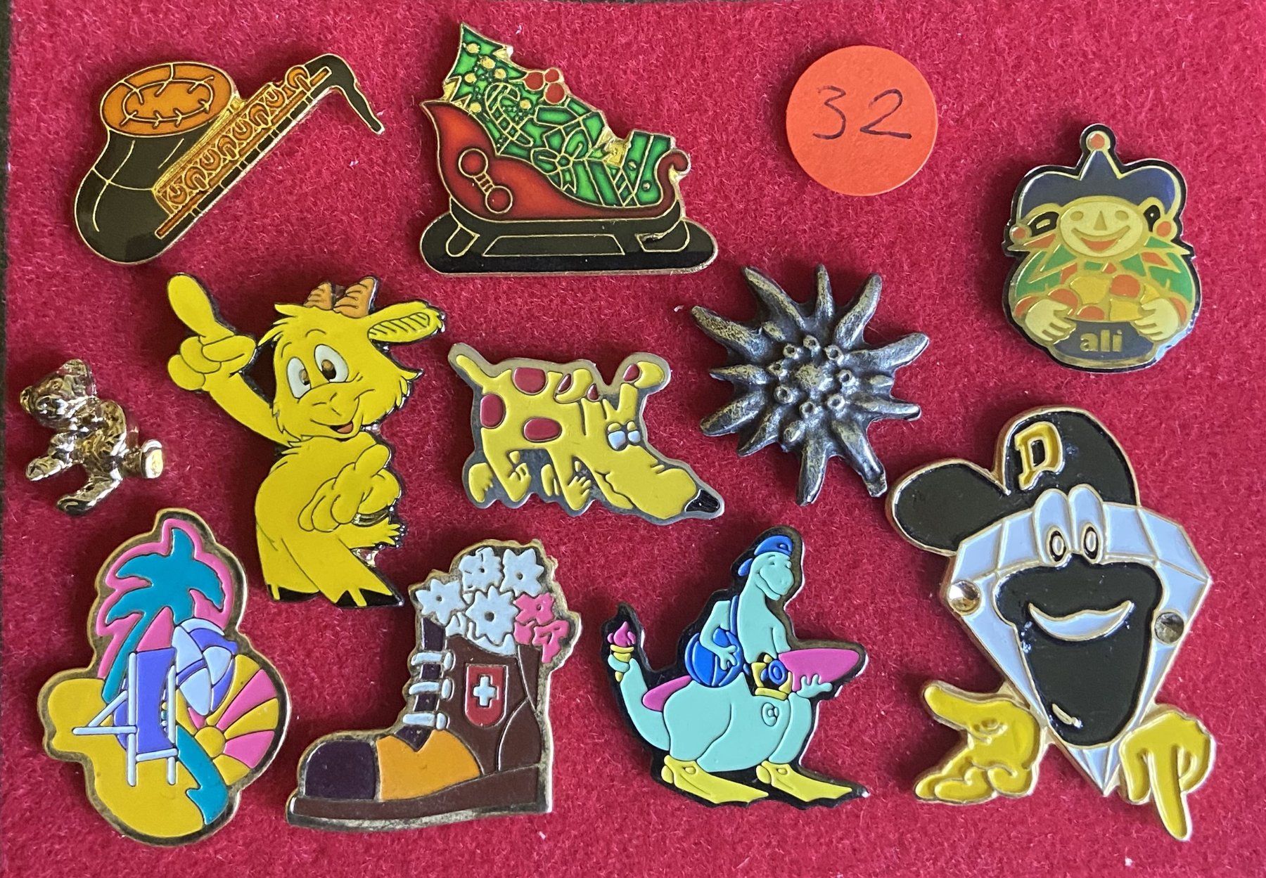 Placchette & Badge: kleine Pin Sammlung    31,32 – Usato da Böckten venduto da Hansi36 1