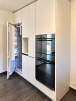 Hochwertige Schreinerküche inkl. V-ZUG & Electrolux Geräte