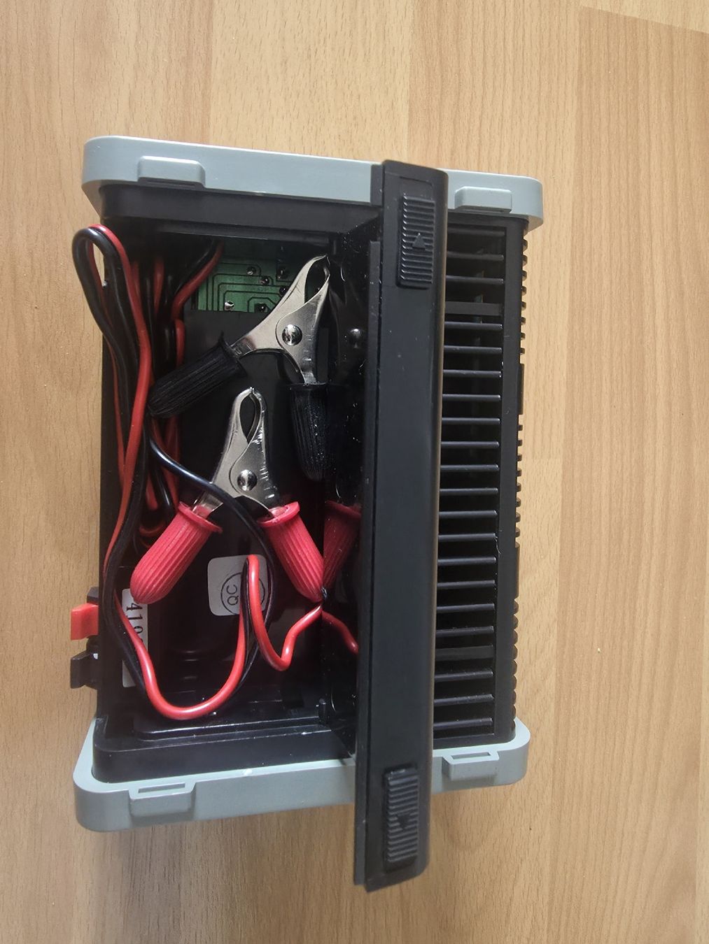 Batterie, Caricabatterie & Alimentatori: Chargeur rc – Nuovo e nell'imballaggio originale da La Chaux-de-Fonds venduto da Pcheses 1