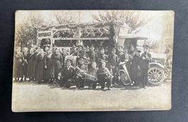 Lastwagen geschmückt /Heilsamee Blasorchester/Fotokarte