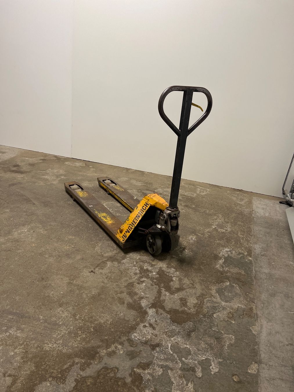 Carrelli elevatori e a forche: Palettenrolli – Usato da Wängi venduto da Hug-9545