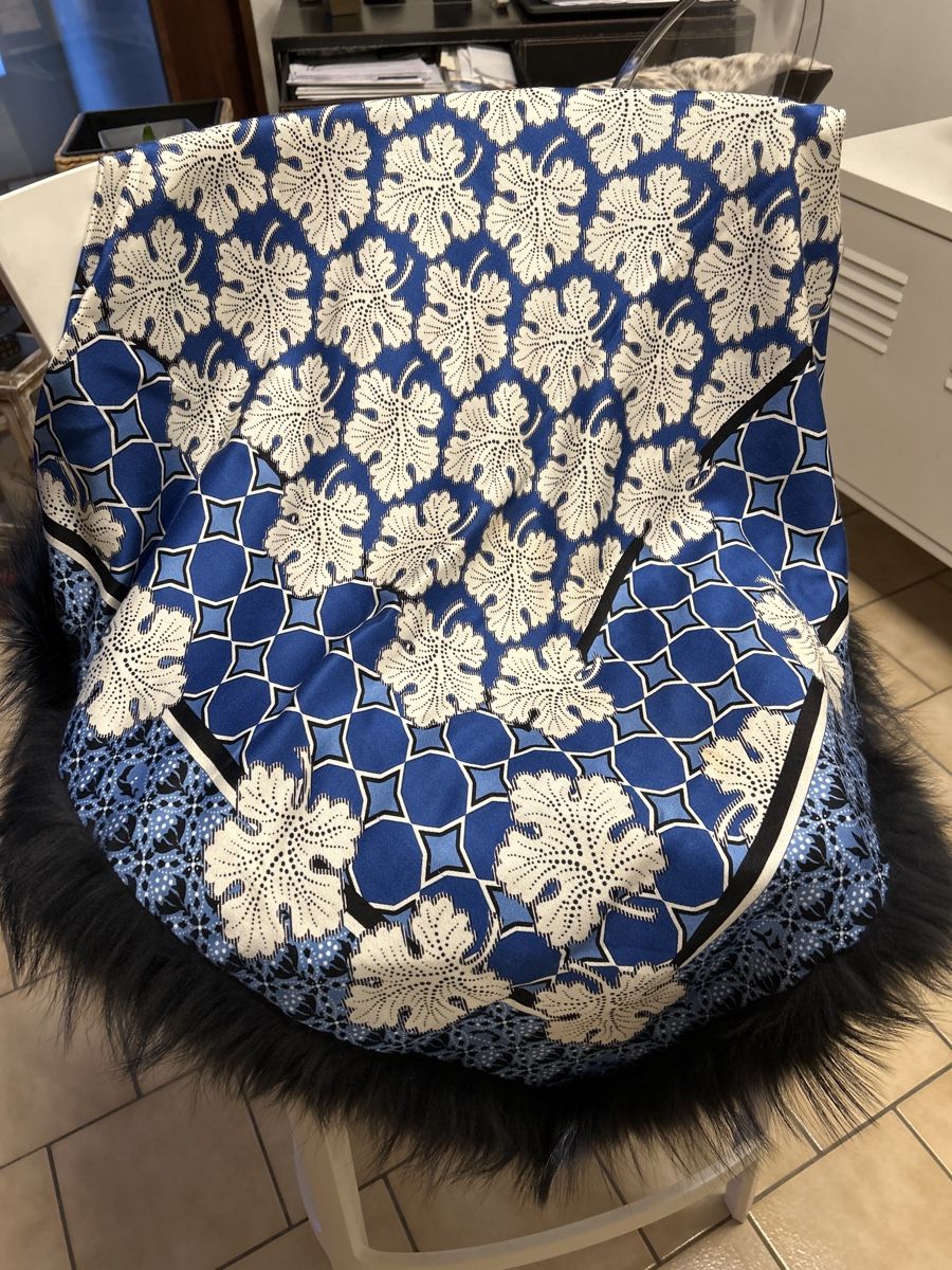 Fendi Foulard & Sciarpe: FENDI grand châle – Usato da Genève venduto da donpepe10 1