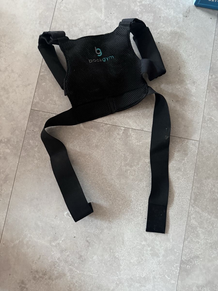 Letteratura sanitaria: Backgym Classic Haltungstrainer Grösse M mit Box – Usato da Buchs AG venduto da Yolanda_marc 3