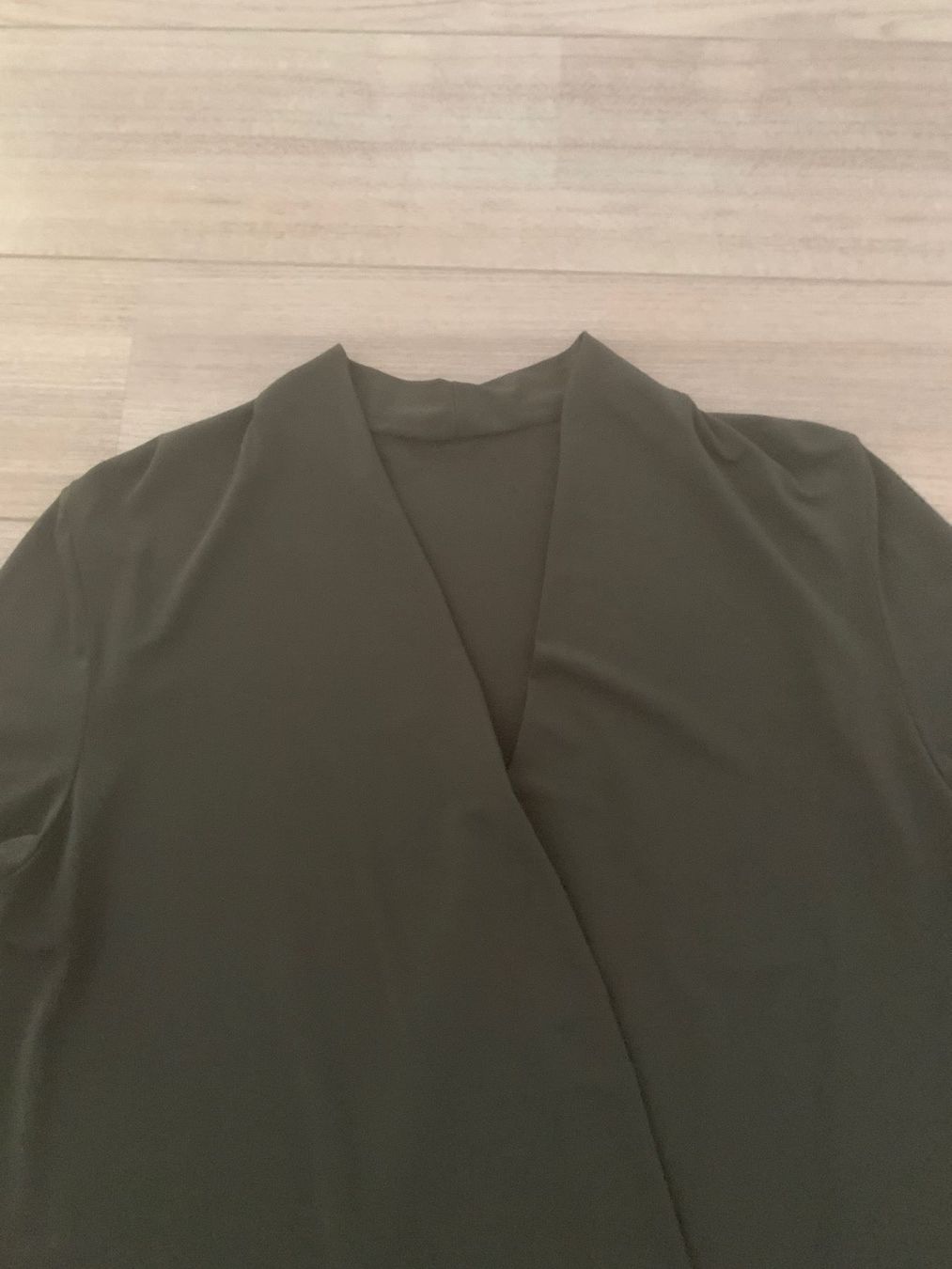 Blusen: DANIEL HECHTER Top/Bluse Gr. M olive – Gebraucht aus Bonstetten von VCLS 1