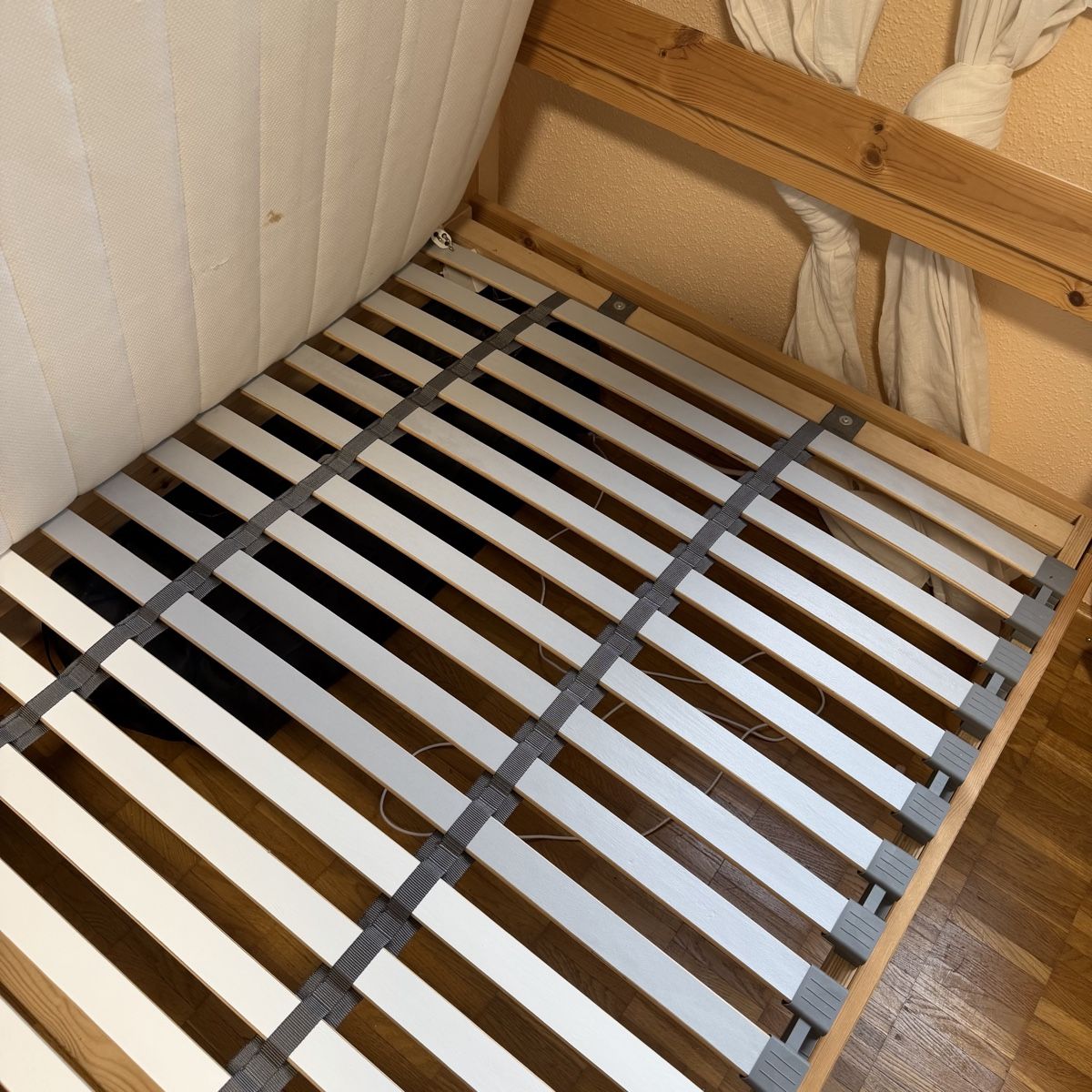 Betten: Bed with Mattress – Gebraucht aus Benglen von ellaellatana 1